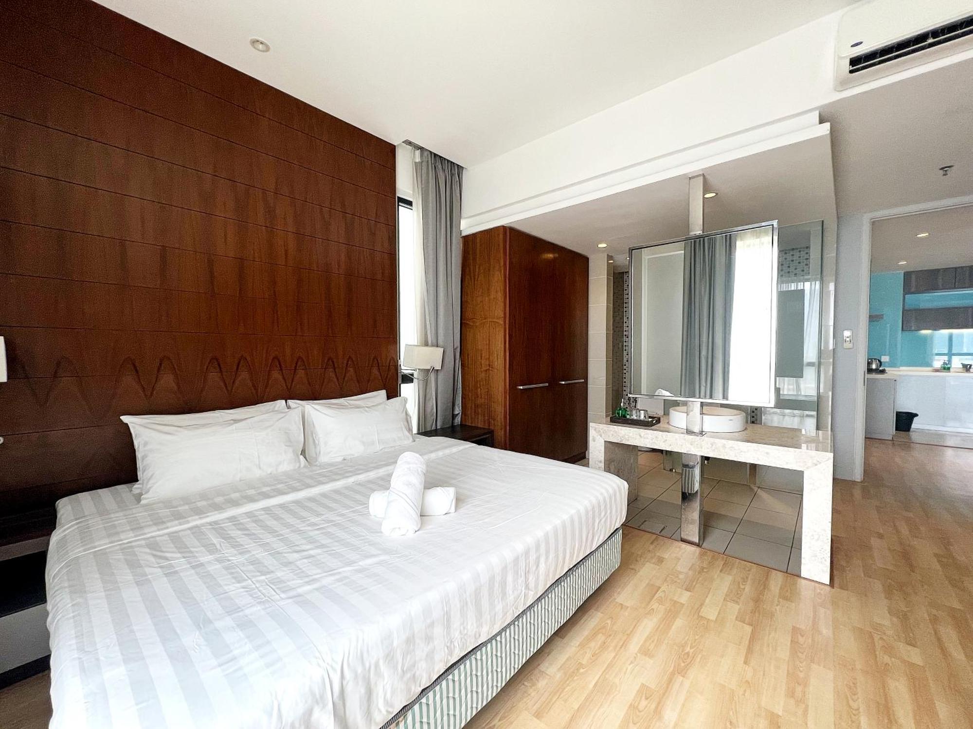 Infini Suites@ D'majestic Place *