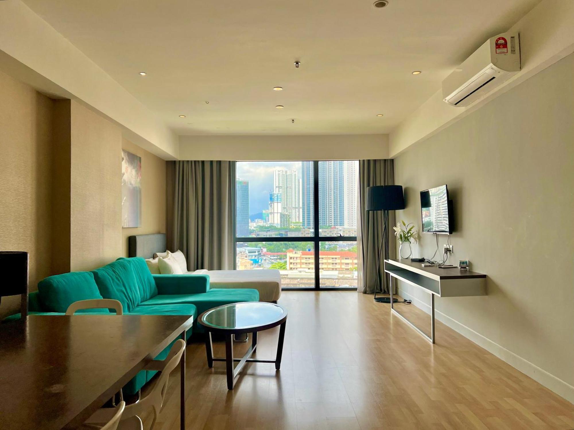 Infini Suites@ D'majestic Place